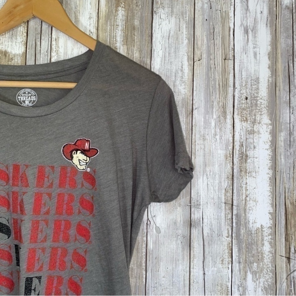 NCAA Nebraska Cornhuskers Grey Tee - Picture 3 of 4